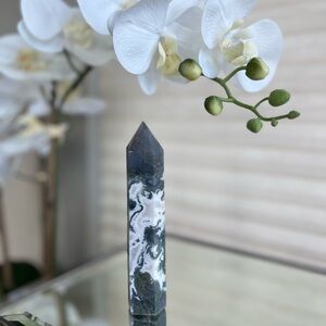 Genuine Moss Agate Tower